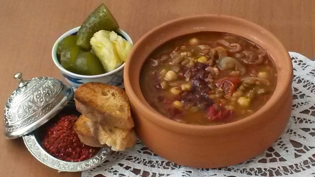 Dövmeli Alaca Çorba