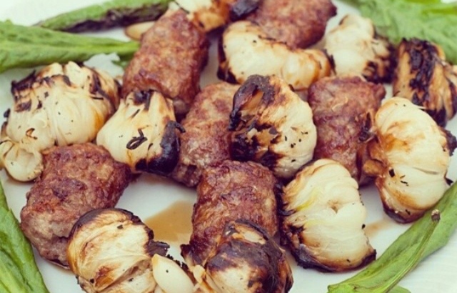 Sarımsak Kebabı (Mangalda)