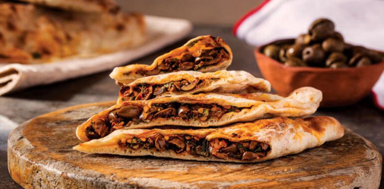 Yeşil Zeytin Böreği Antep Sofrası