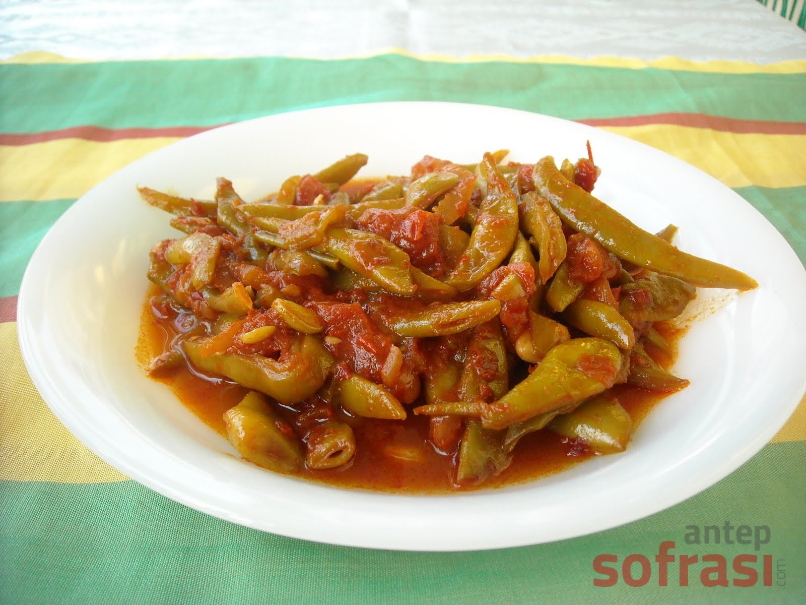 Gaziantep Usulü Taze Fasulye (Salçalı) Tarifi