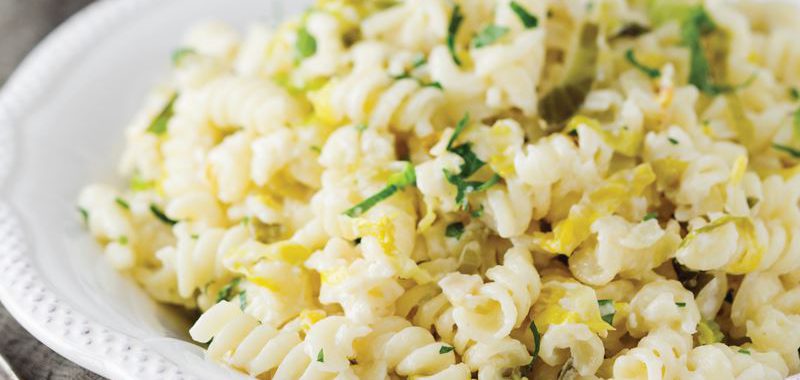 Keçi peynirli ve Brüksel lahanalı makarna tarifi