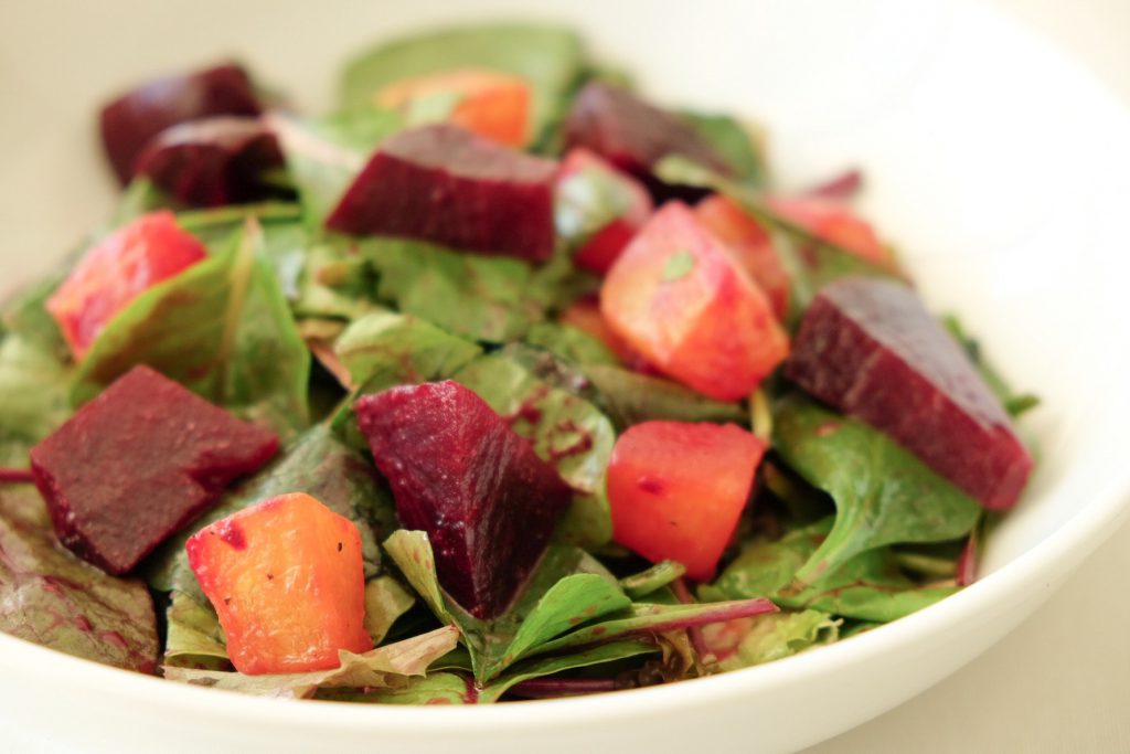 Pancarlı ıspanak salatası tarifi