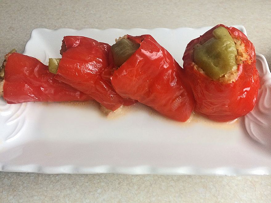 Zeytinyağlı kırmızı biber dolması tarifi