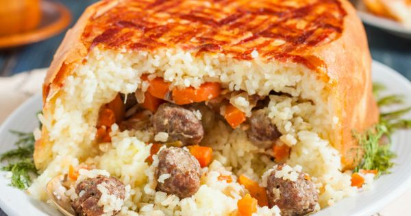 Köfteli perde pilavı