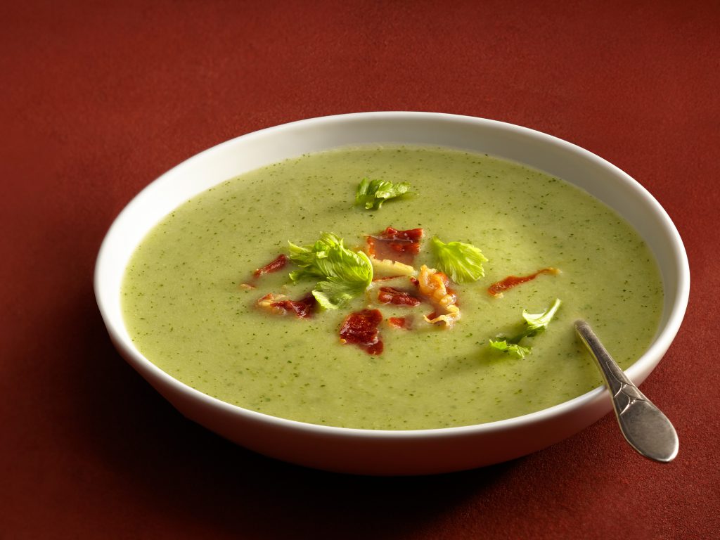 Rokfor Peynirli Kereviz Sapı Çorbası Tarifi