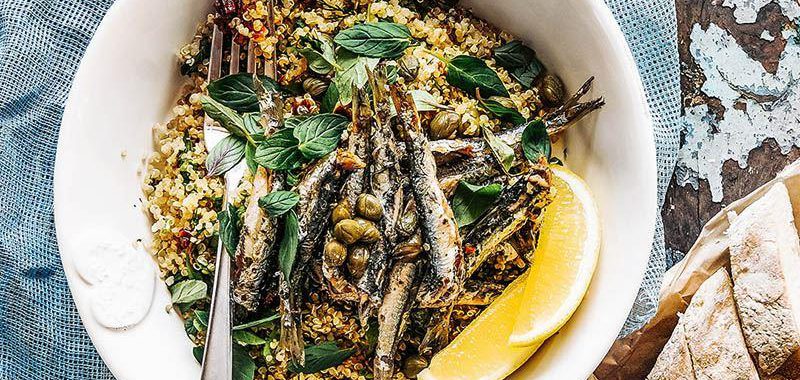 Hamsili Ilık Kinoa Salatası