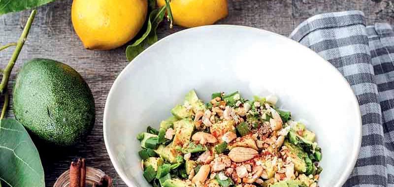 OSMANİYE YER FISTIĞI İLE AVOKADO SALATASI