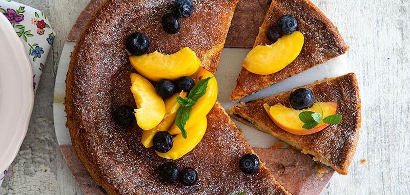 Şeftalili Ve Yaban Mersinli Kek