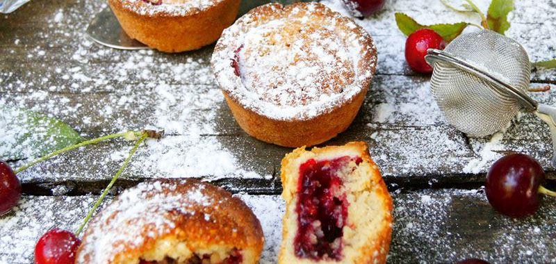 Vişneli Fındık Hamurlu Tart