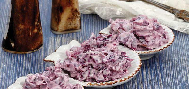 Yoğurtlu Ve Mayonezli Kırmızı Lahana Salatası