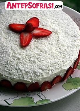 Çilekli Tiramisu Tarifi