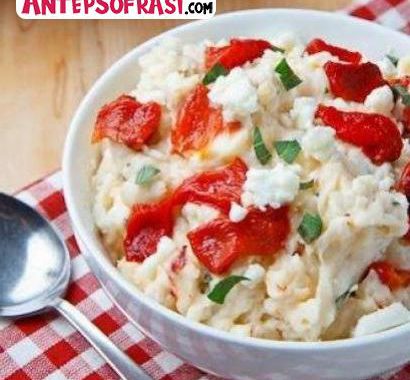 Közlenmiş Kırmızı Biber Ve Beyaz Peynirli Patates Tarifi