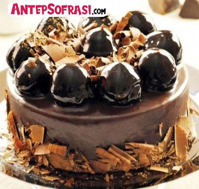 Profiterollü Pasta Tarifi